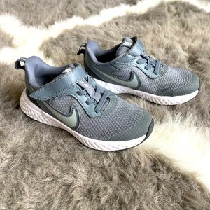 Kids Nike Revolution sneaker size 11c toddler.